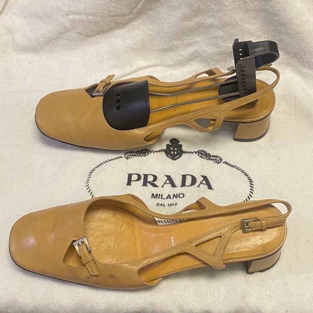 Prada cream sandals - Picture 3 of 7